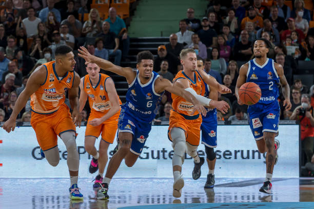 东部迎来新灭霸？强势打散雄鹿，逼尼克斯补强，65岁了还真么猛！