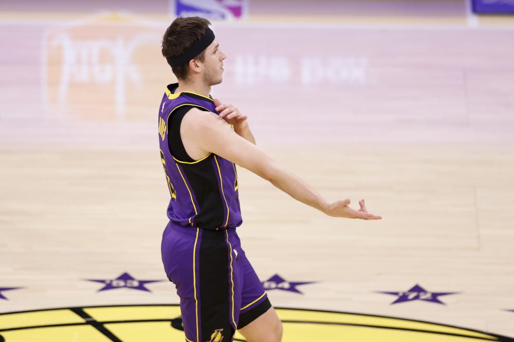 开始关注他 开始关注他