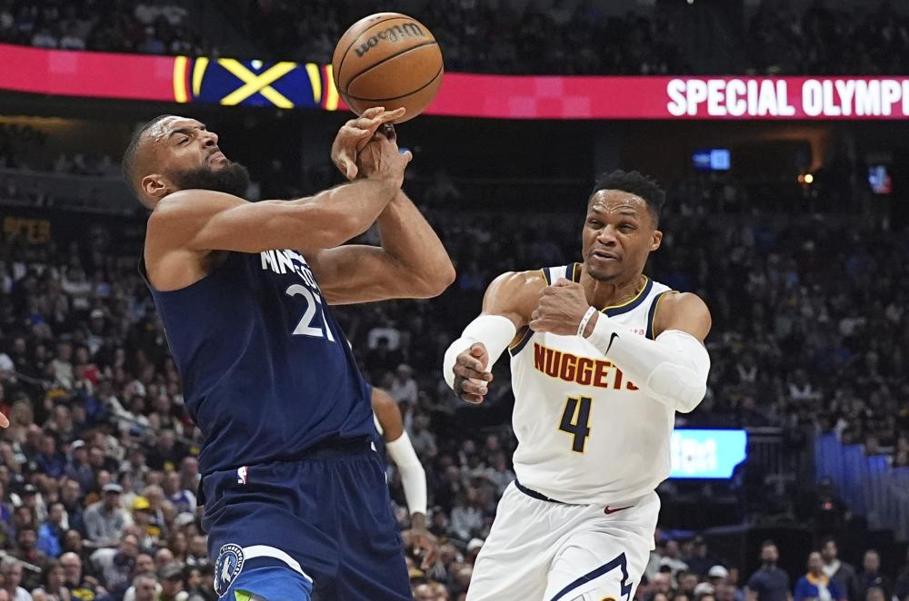 西甲积分榜，巴萨5：1大胜，3分领跑，马竞3：1升至第三，黄潜第四