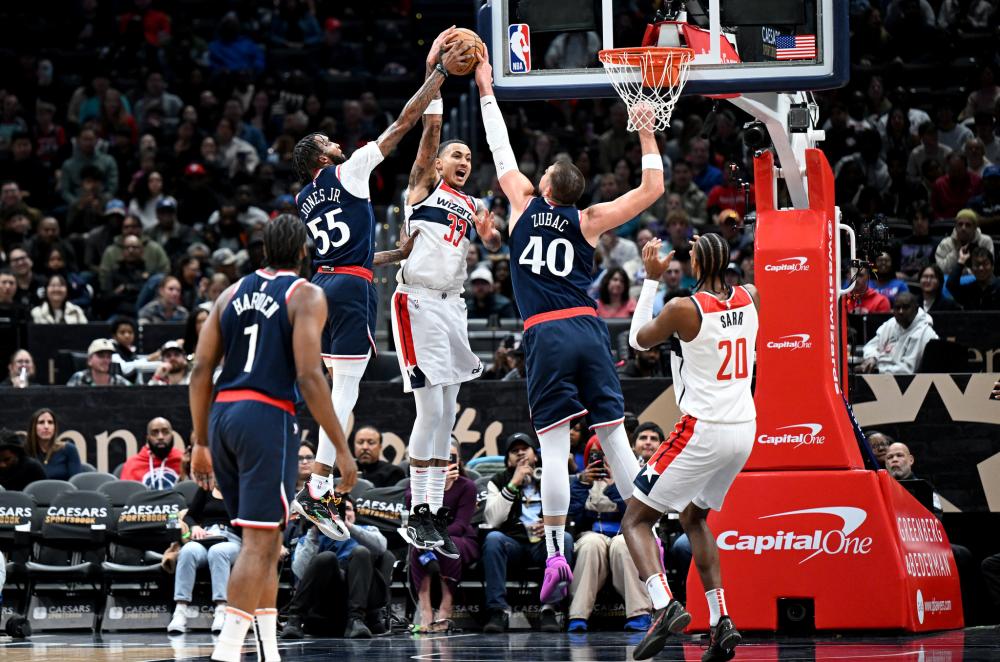 7胜21负！我想打季后赛，哈登赛后请求全队，伦纳德也说出事实（7胜21负！哈登赛后喊话冲季后赛，伦纳德直言真相）