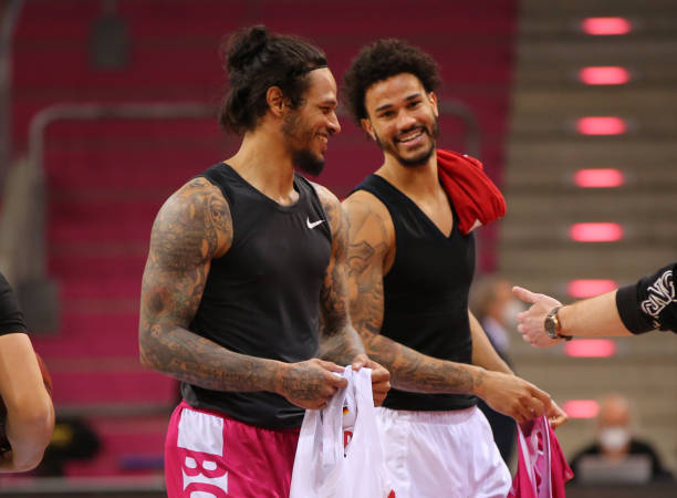 狼队3-2TES，小胖回应花海，樱花和信还是伪首发，紫幻稳定兜底